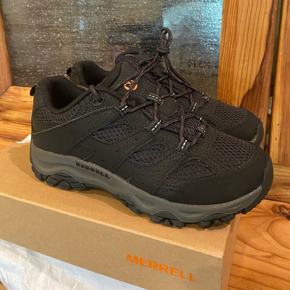 Merrell Boys Size 3.0 Moab 3 Hiking/Trekking Shoes: BRAND NEW, IN BOX